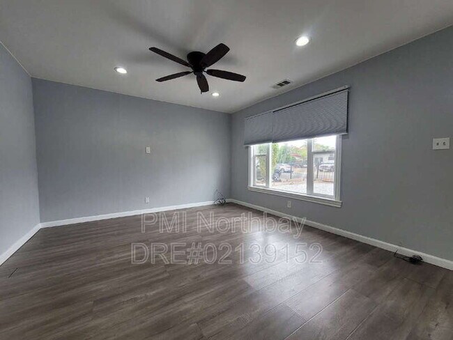 Foto del edificio - 1500 Monroe St