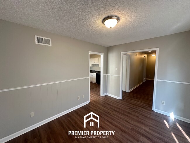 Foto del edificio - 4579 Blue Willow Rd