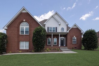 Building Photo - 100 Strathmore Ct