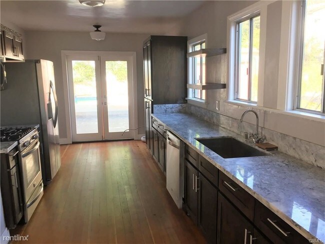 Foto del edificio - 3 br, 2 bath House - 4353 York Blvd