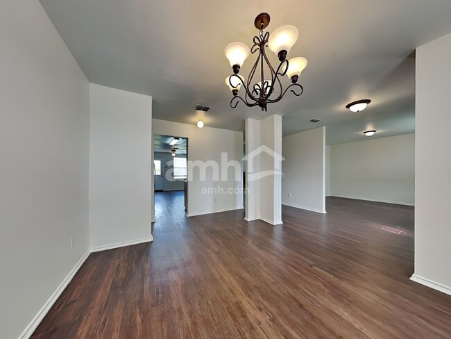 Foto del edificio - 1409 Laurel Ln