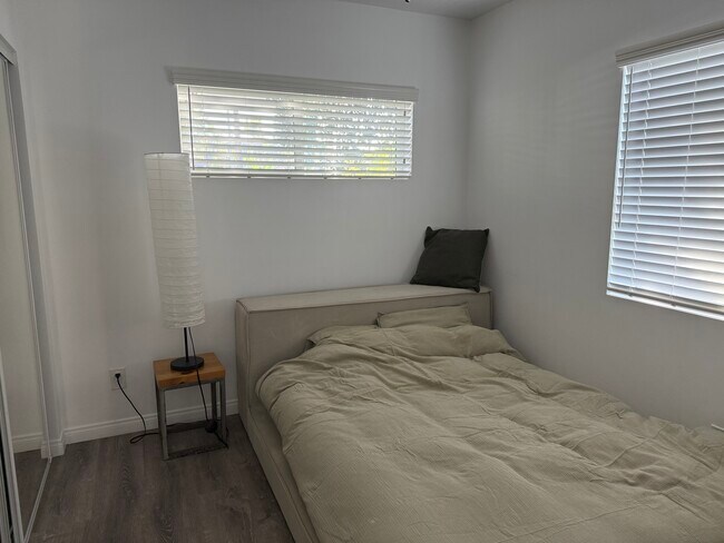 Foto del edificio - 3308 Hermanos St