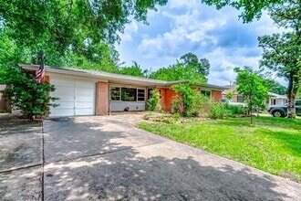Building Photo - 515 Azaleadell Dr
