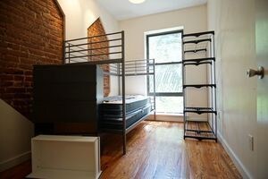 Foto del edificio - 123 Lewis Ave