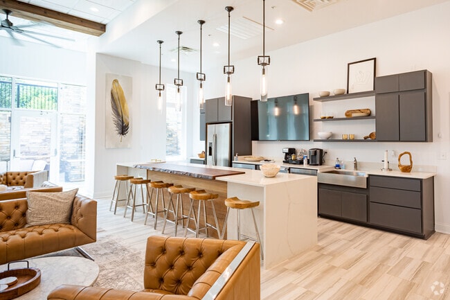 Interior Photo - The Summit Apartment Homes
