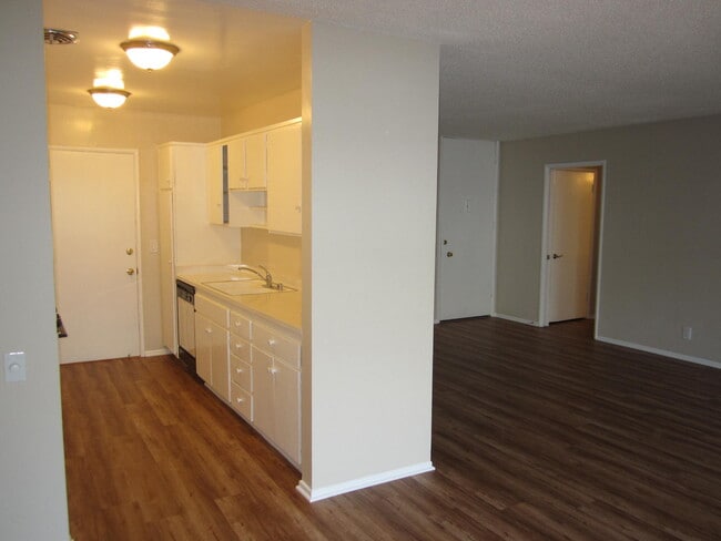 Building Photo - Harvard Apartments