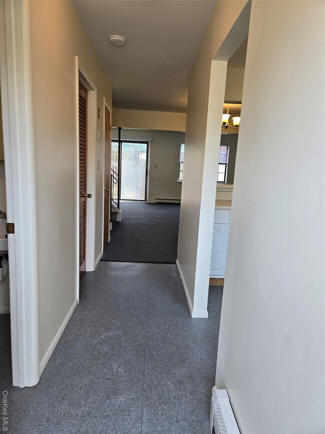 Building Photo - 538 Saracino Dr