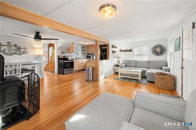 Foto del edificio - 121 Shore Rd