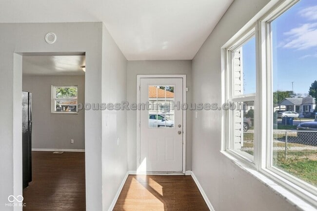 Building Photo - 1414 Ingomar St