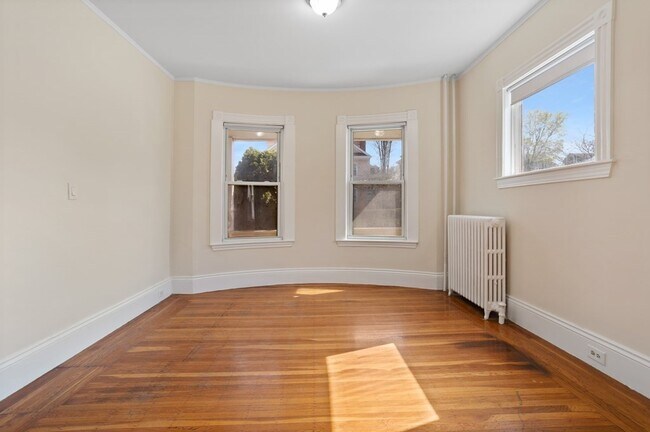 Foto del edificio - 327 Ashmont St