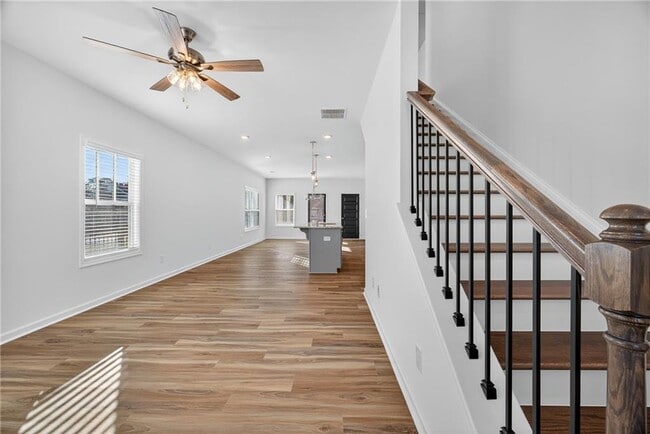 Building Photo - 4291 Brookhaven Dr SE