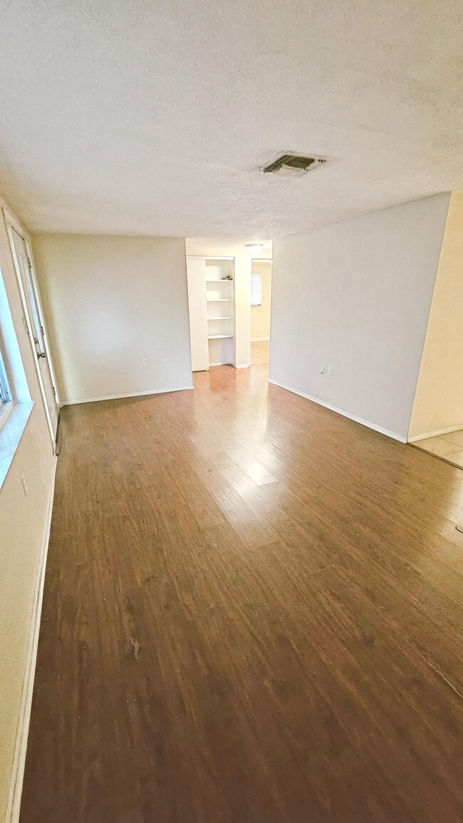 Building Photo - 9116 Hunt Club Ln