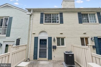 Building Photo - 1473-B S Van Dorn St