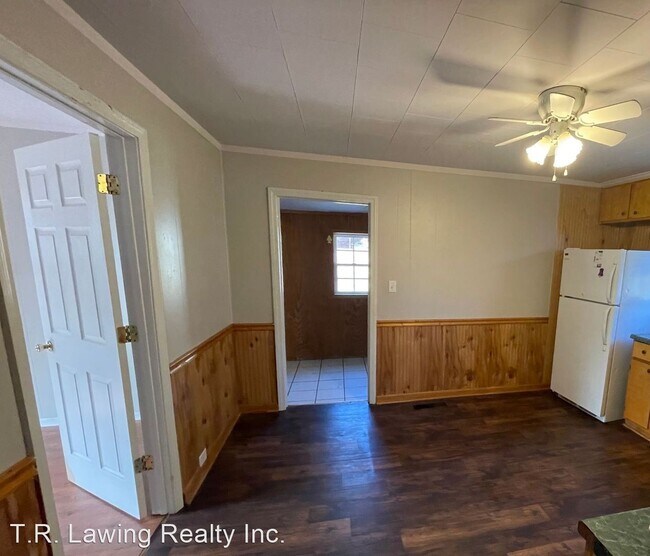 Building Photo - 2 br, 1 bath House - 807 Phillips Drive