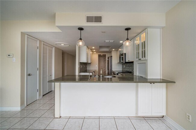 Building Photo - 4242 Gulfbreeze Blvd
