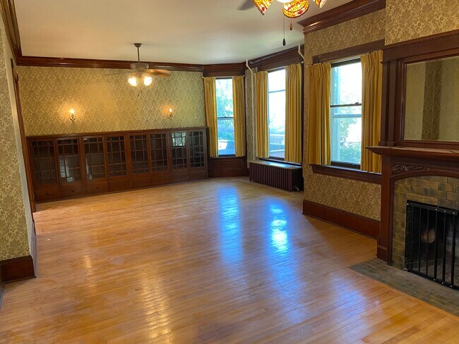 Foto del edificio - 120 Center St