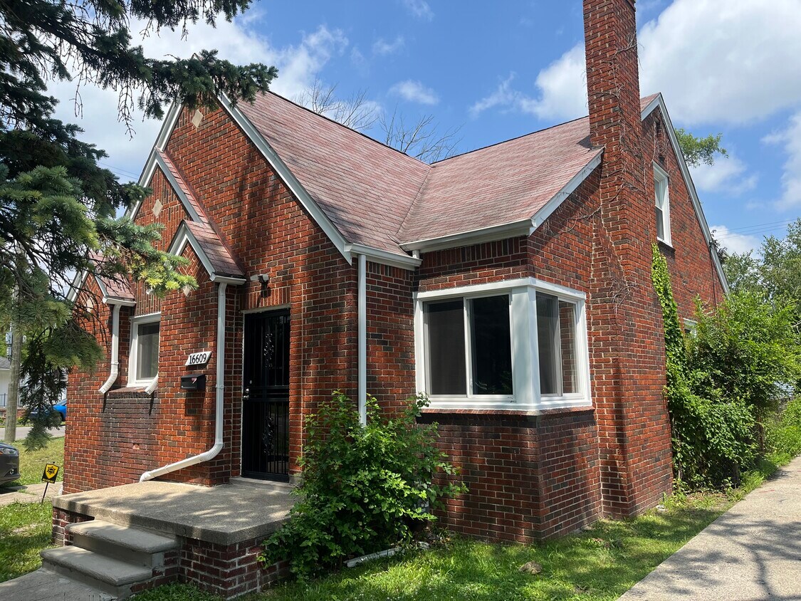 Foto del edificio - 16609 Edmore Dr