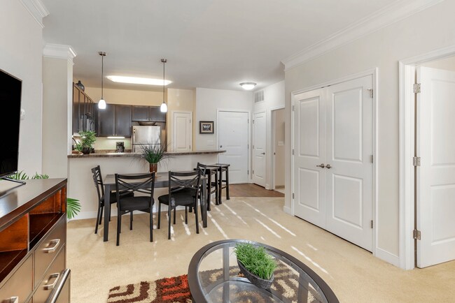 Foto del edificio - The Reserves at Arboretum Apartments