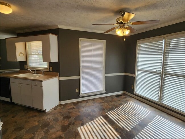 Building Photo - 909 Flintwood Rd