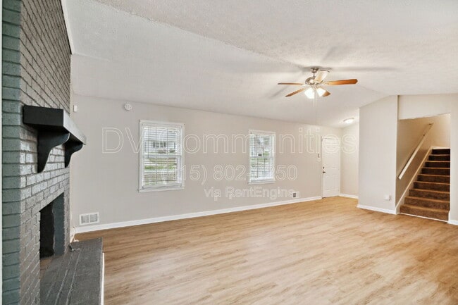 Foto del edificio - 1605 Sugar Plum Dr SW