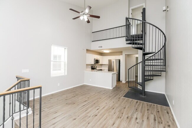Building Photo - 163 W Tremaine Ct