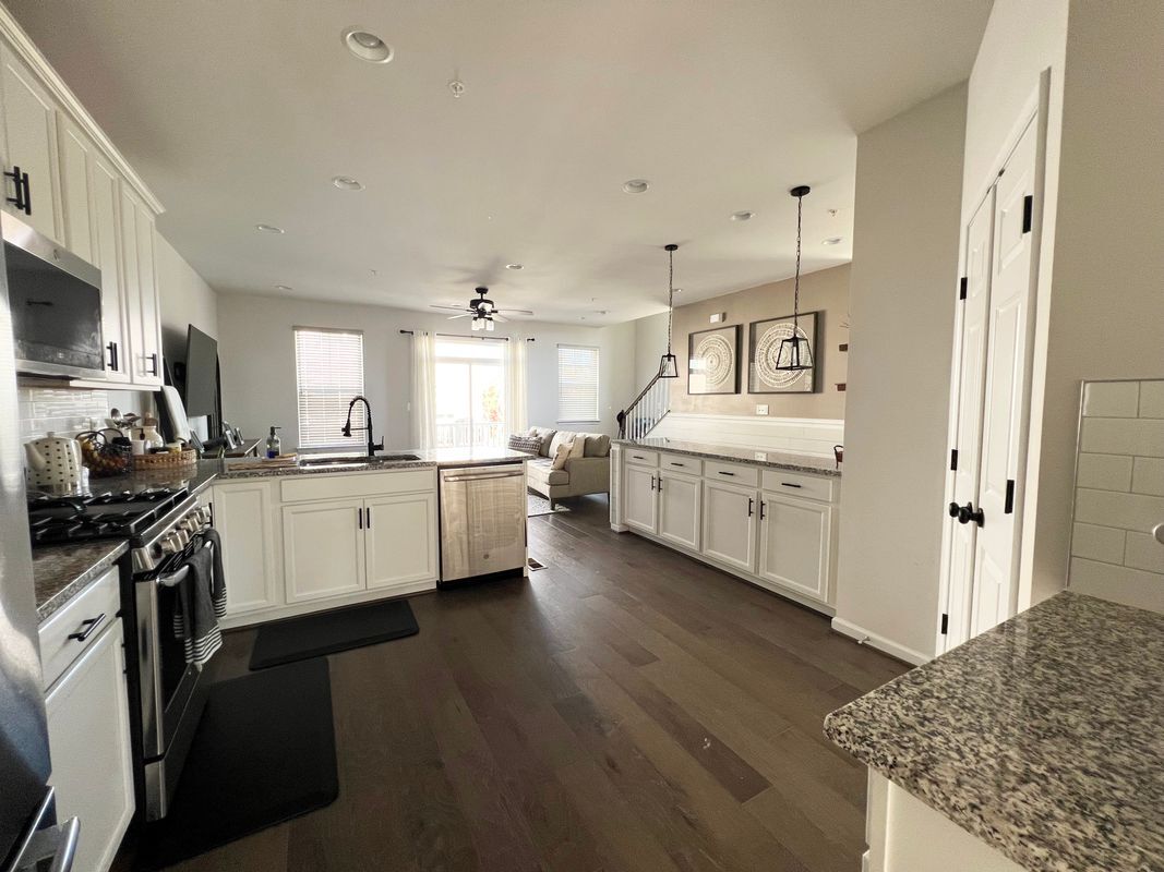 Foto principal - 3501 Landing Way
