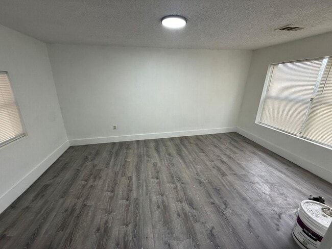 Photo - Remodeled 3/2 Childs Park Available Now ! Ask about move in specials! House