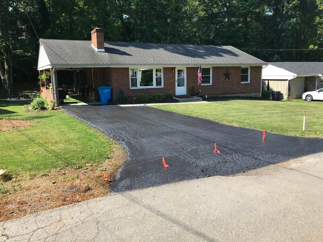 5116 Youngwood Dr NW, Roanoke, VA 24017 House Rental in Roanoke, VA