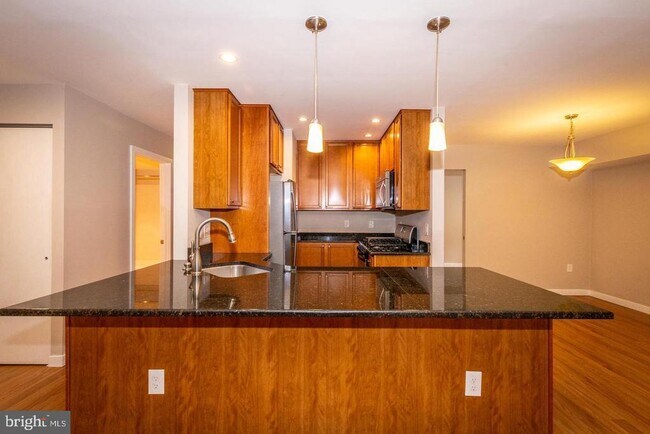 Building Photo - 9 Silverwood Cir