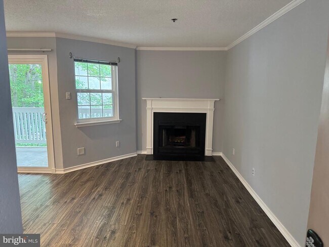 Building Photo - 1504 Lincoln Way