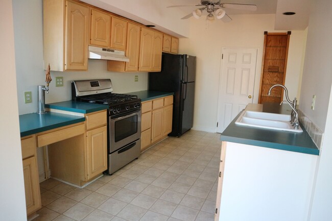 Building Photo - Large 3-bedroom house for rent in Wilmingt...