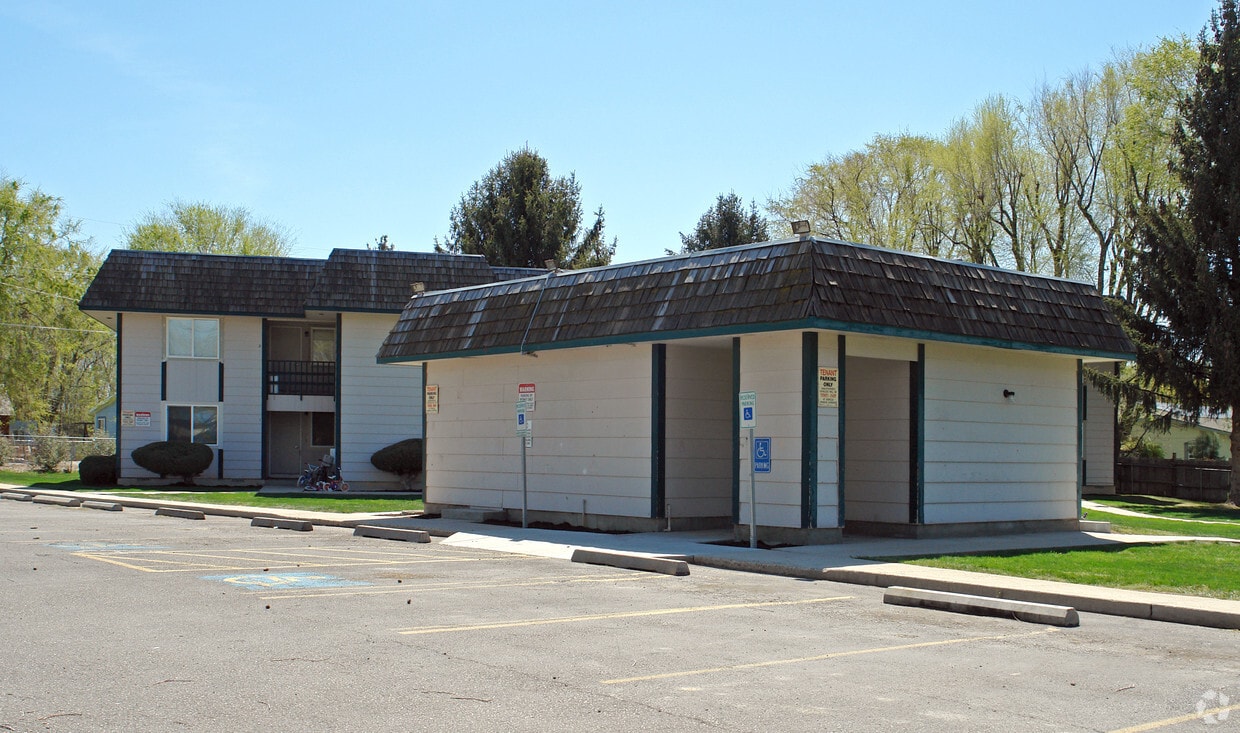 Building Photo - Leisure Village Xi