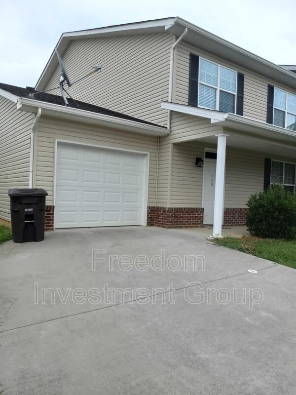 135 Stonegate Cir, Loudon, TN 37774 Condo for Rent in Loudon, TN