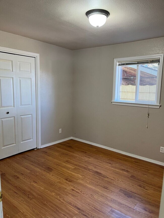 Foto del edificio - 2 bedroom 1 bathroom house