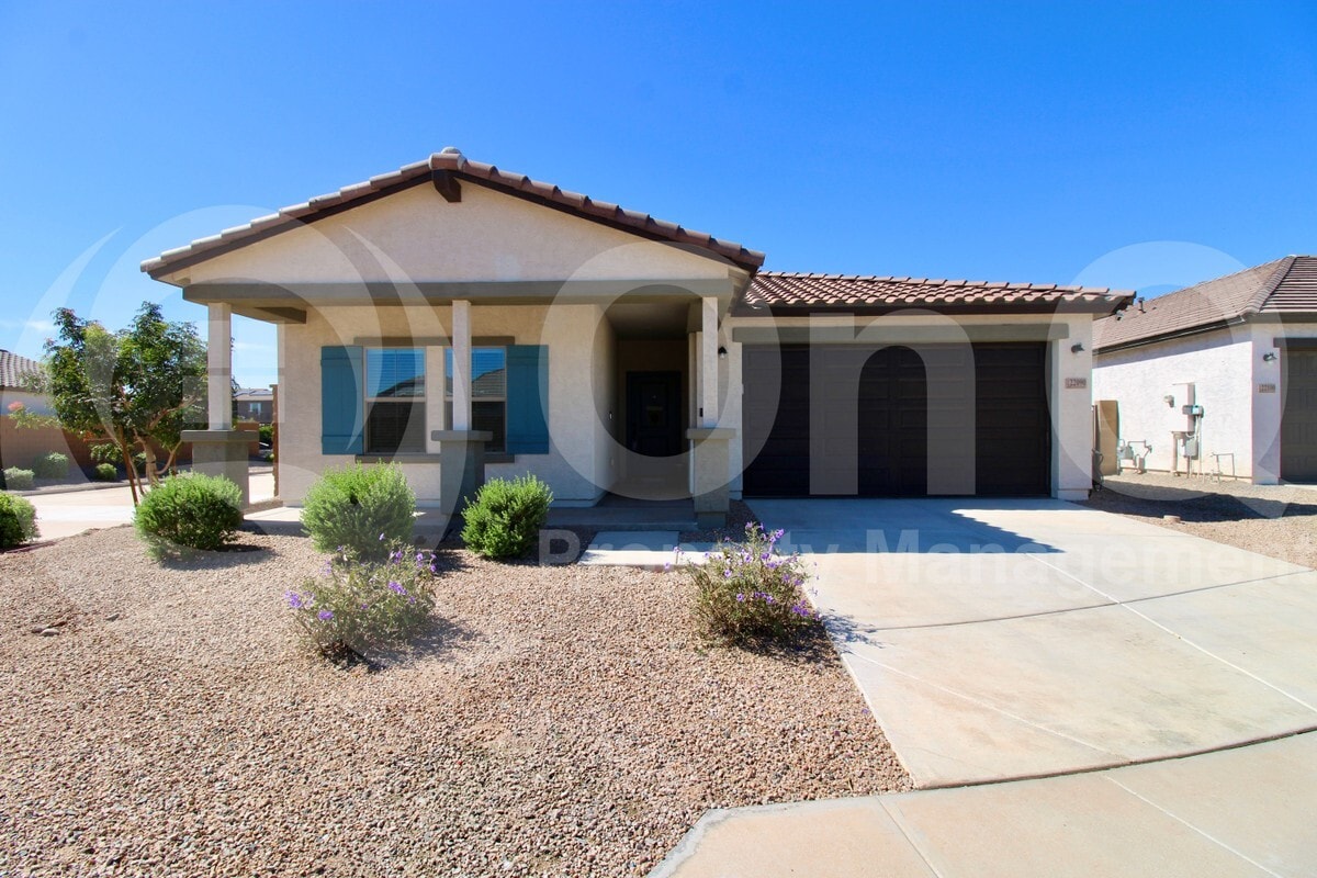 Foto principal - 22090 N Belt Dr