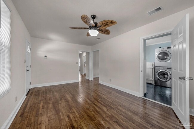 Foto del edificio - 303 SE Gilliland Rd
