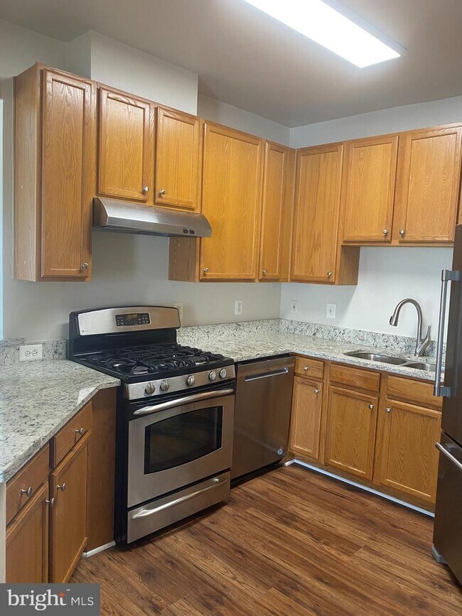 Foto del edificio - 2911 Deer Hollow Way