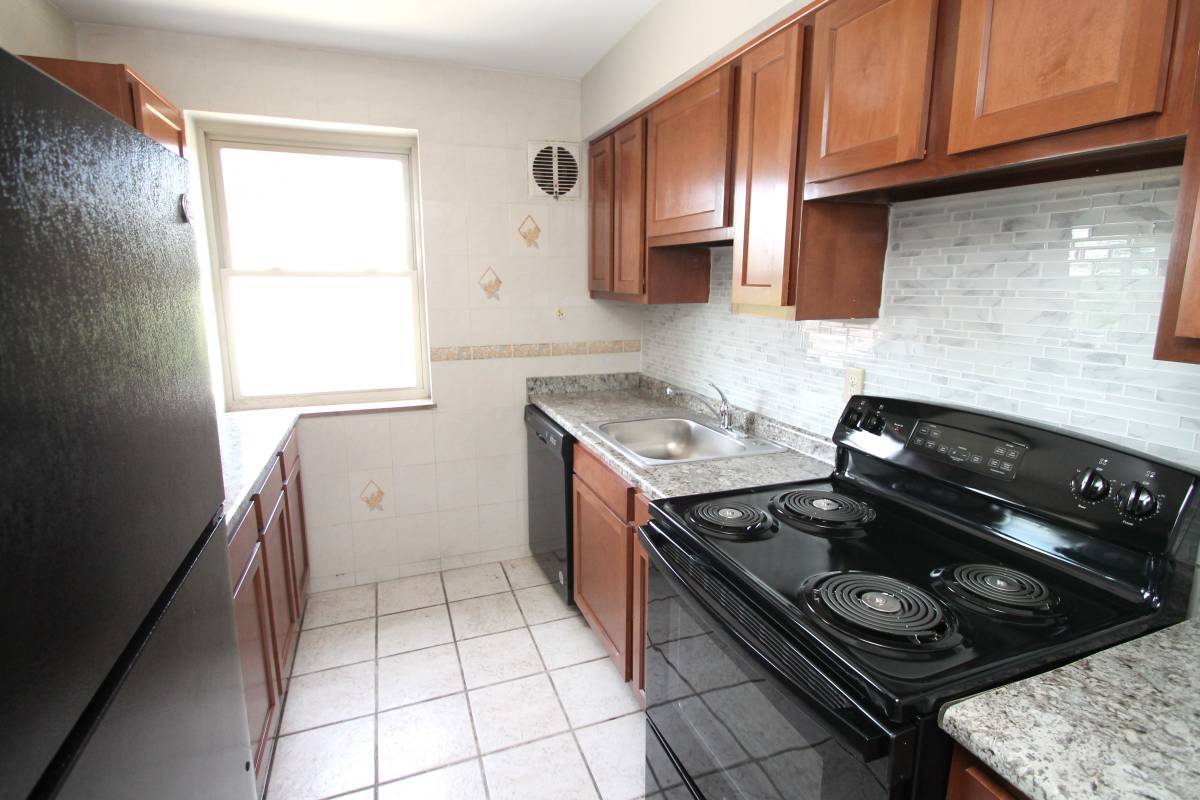 Primary Photo - Winchester Apartments