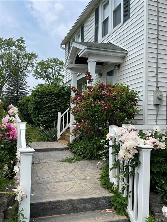 Foto del edificio - 3351 Howlett Hill Rd