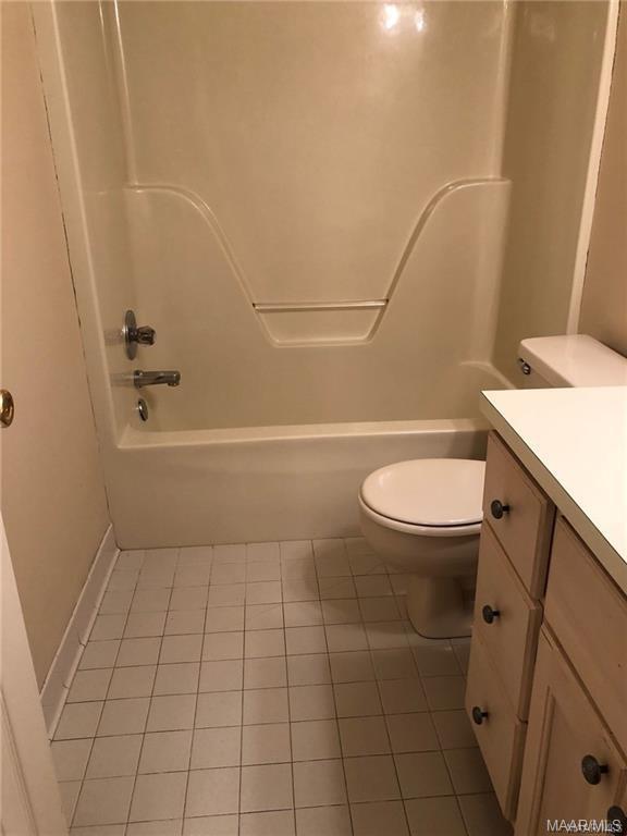 Building Photo - 6251 Bell Gables