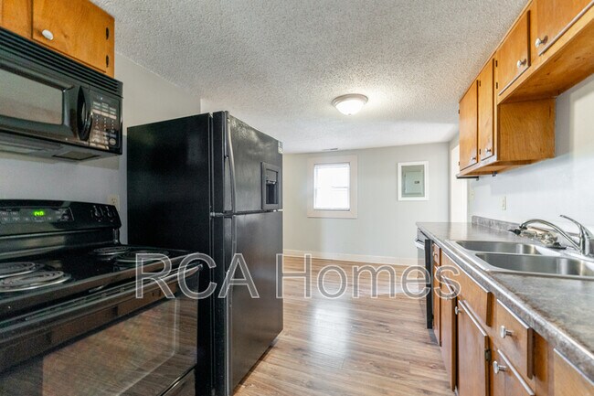 Photo - 1603 Woodlawn Avenue - B Apartment