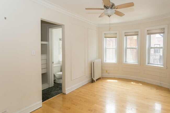 Foto del edificio - 5516 N Kenmore Ave