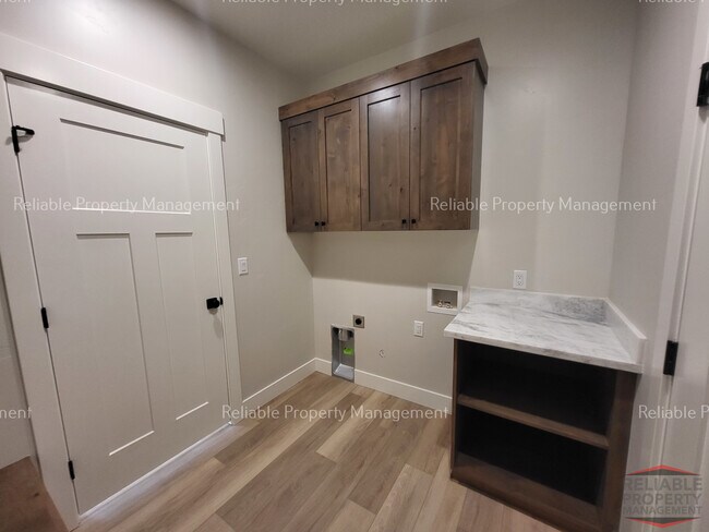 Foto del edificio - 557 Sagebrush St