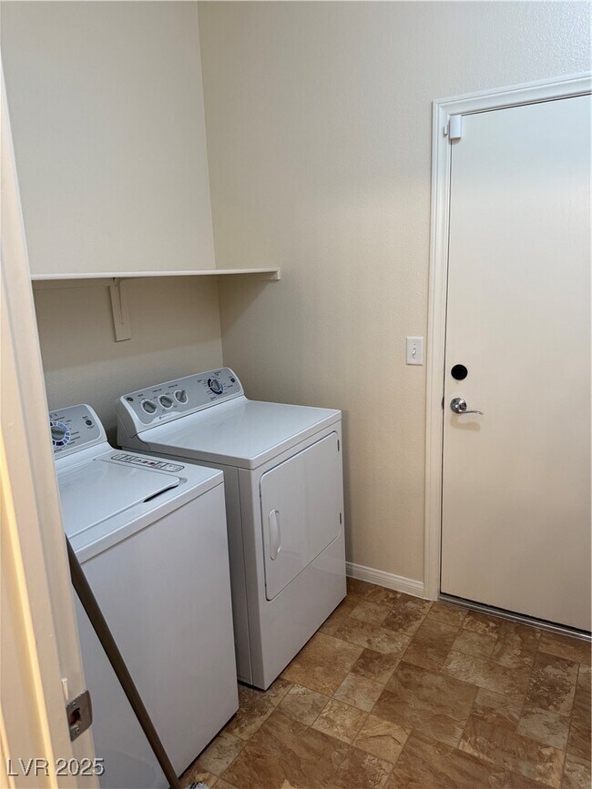 Foto del edificio - 5011 Monte Penne Way