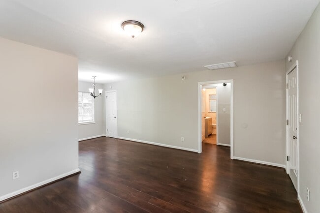 Building Photo - 8837 Richland Dr