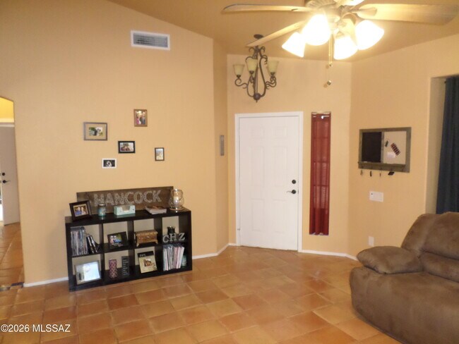 Building Photo - 9006 N Willeta Dr