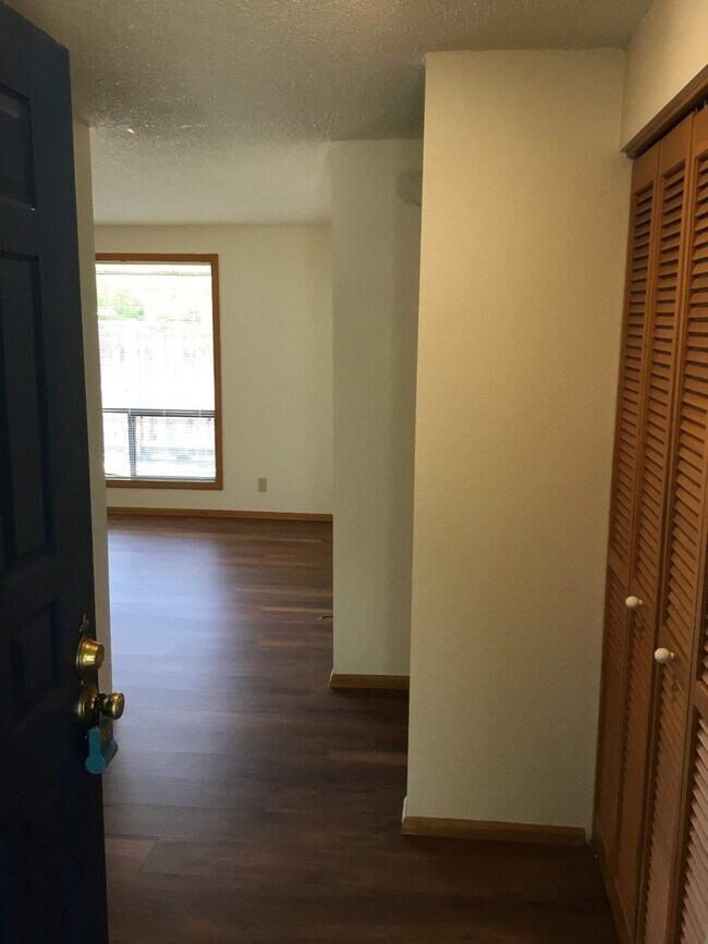 Foto del edificio - 2 Bedroom, 1 Bath Home in Cal Young Neighborhood