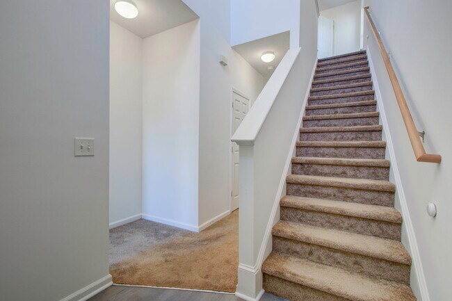 Foto del edificio - 109 Woodward Rd