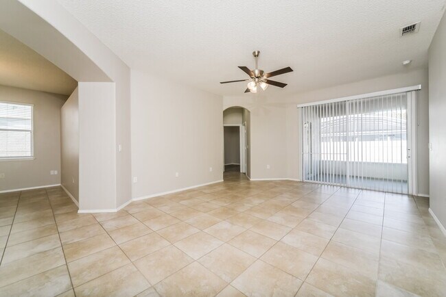 Foto del edificio - 1027 Lake Biscayne Way