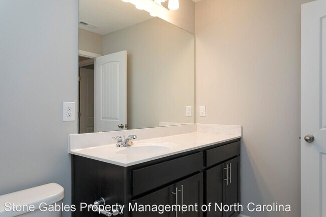 Building Photo - 3 br, 2.5 bath House - 1077 Kafka Drive